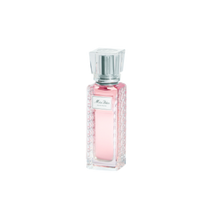 Miss Dior  Eau De Parfum Roller-Pearl create a harmonious symphony of fragrance, unfolding in layers to captivate the senses